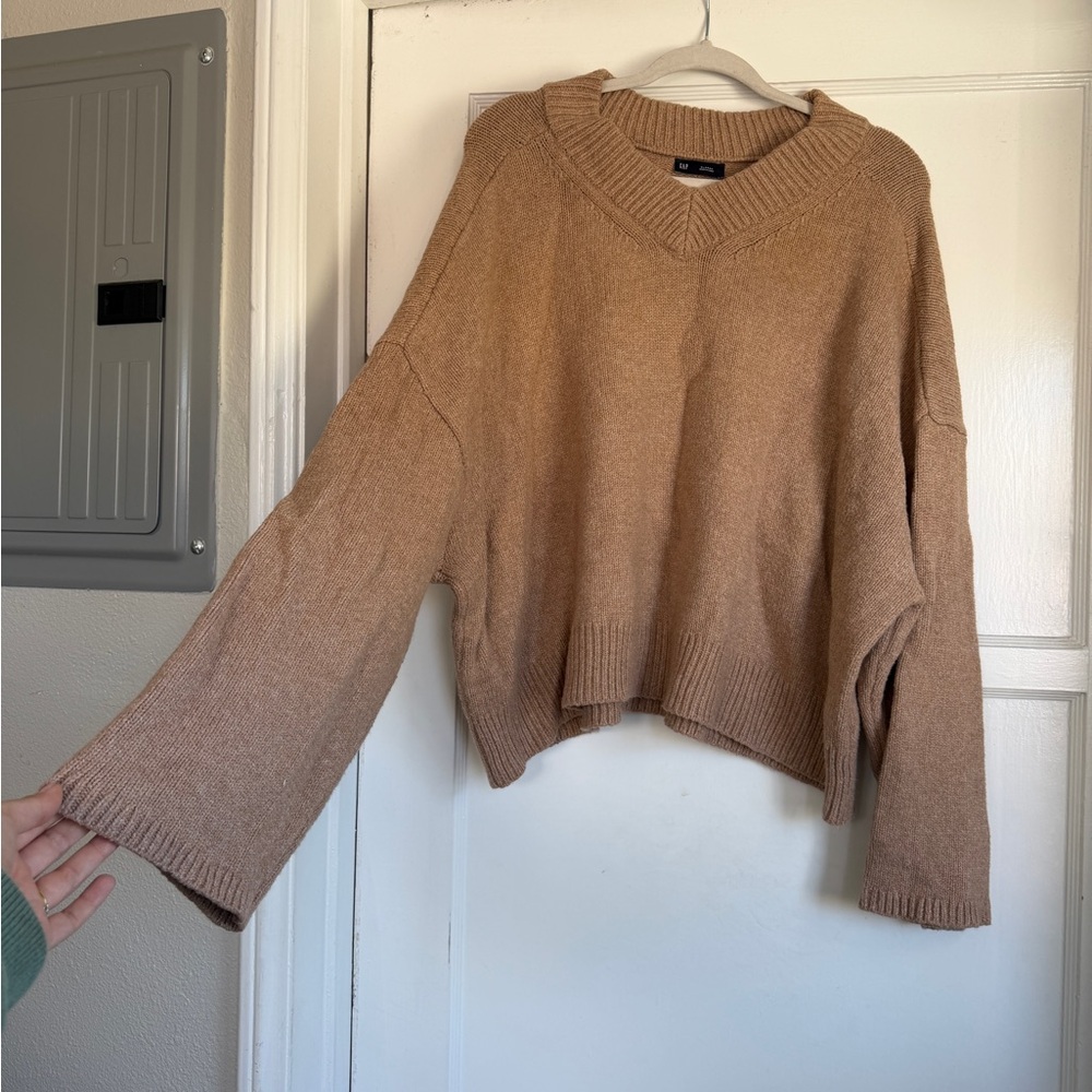 Gap VNeck Women’s Cozy Tan Sweater
